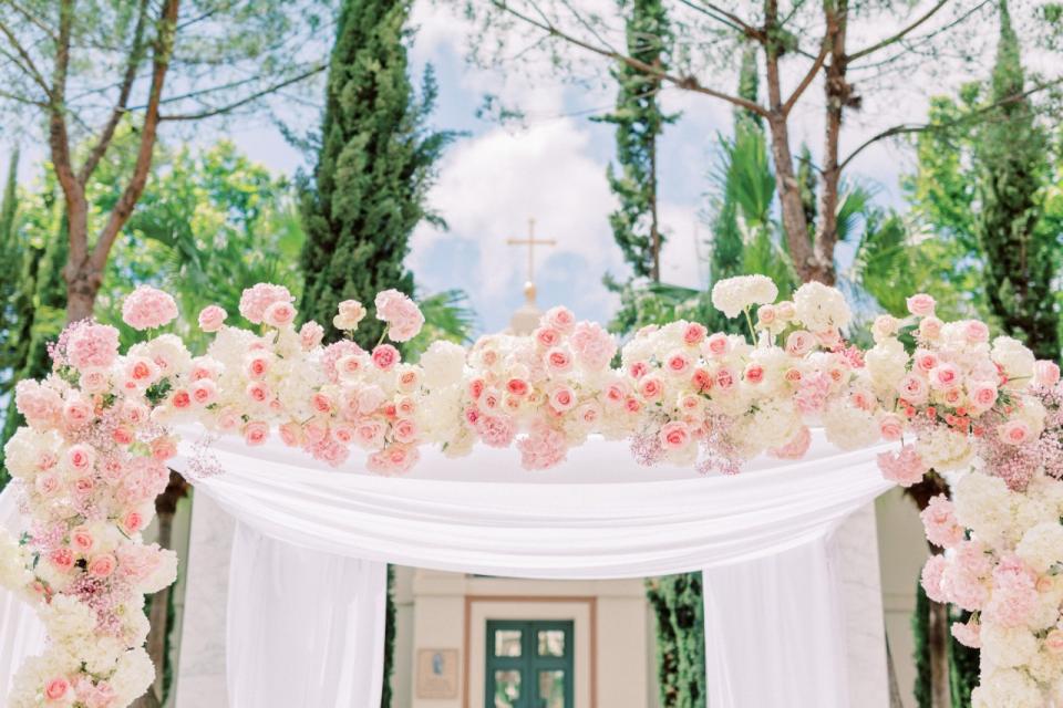 Arch floral detail _Wedding in Anantara Villa Padierna Palace, Marbella – Pedro Navarro Floral Art and Event Styling